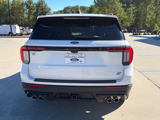2026 Ford Explorer ST - Photo 7
