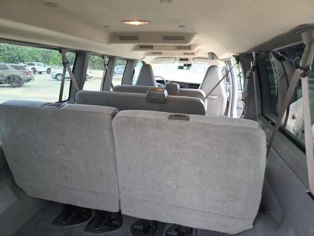 2025 Chevrolet Express 3500 LT Passenger