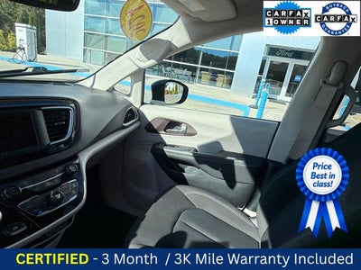 2024 Chrysler Voyager LX